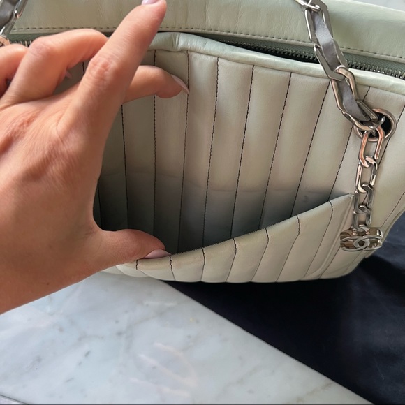 Beautiful ❤️Chanel Green Mademoiselle Vintage Bag - Picture 12 of 13